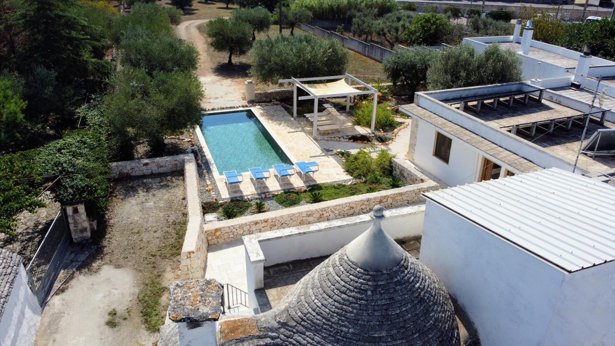 Villa With Trullo And Pool, Alberobello Exterior photo